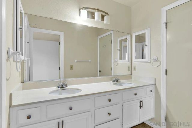 1861 Avenida Segovia, Oceanside, CA 92056