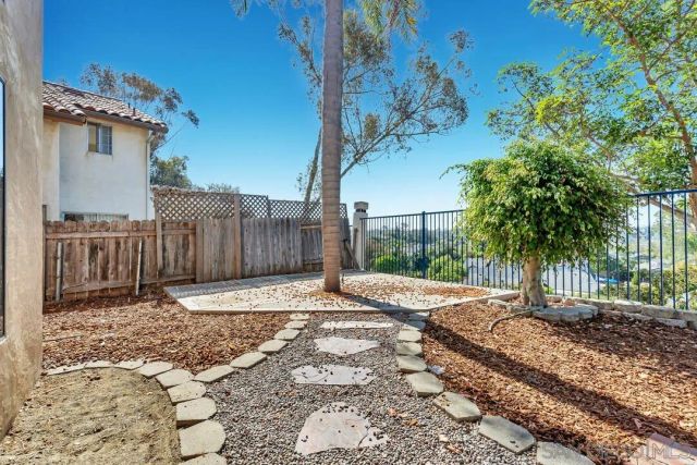1861 Avenida Segovia, Oceanside, CA 92056