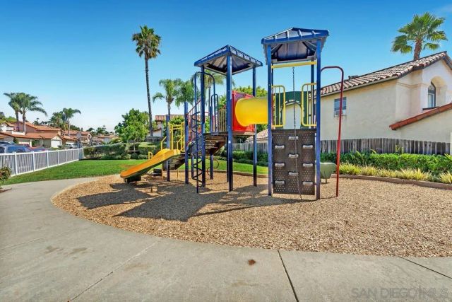 1861 Avenida Segovia, Oceanside, CA 92056