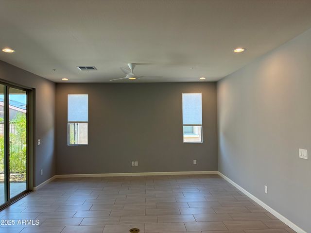 13418 W MAYBERRY Trail, Peoria, AZ 85383