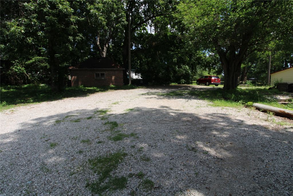 2705 College Avenue, Des Moines, IA 50311