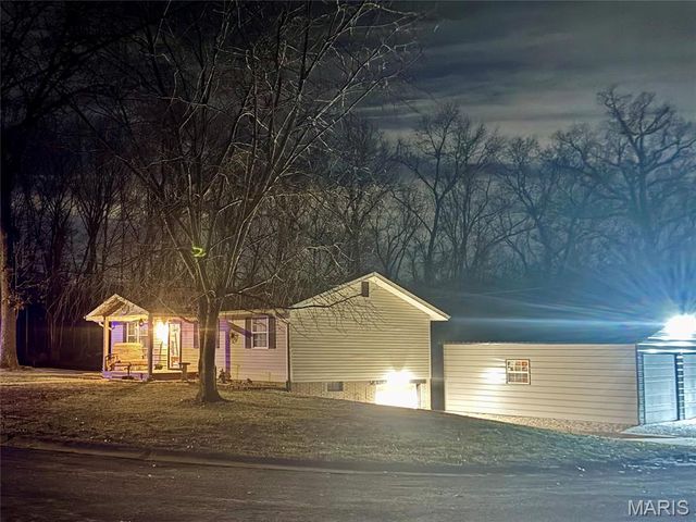 15337 Jeffrey Lane, Brighton, IL 62012