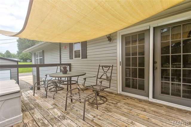 15337 Jeffrey Lane, Brighton, IL 62012