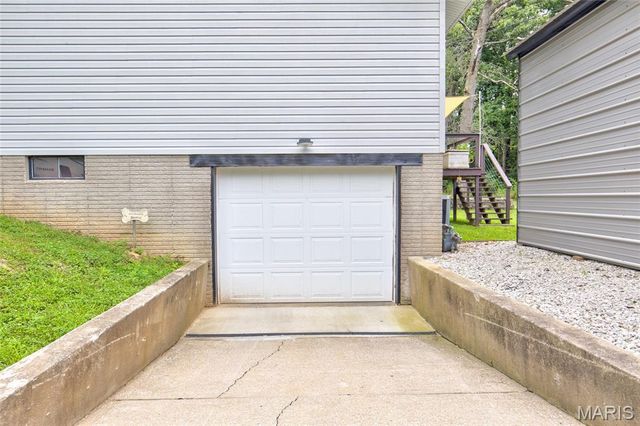 15337 Jeffrey Lane, Brighton, IL 62012