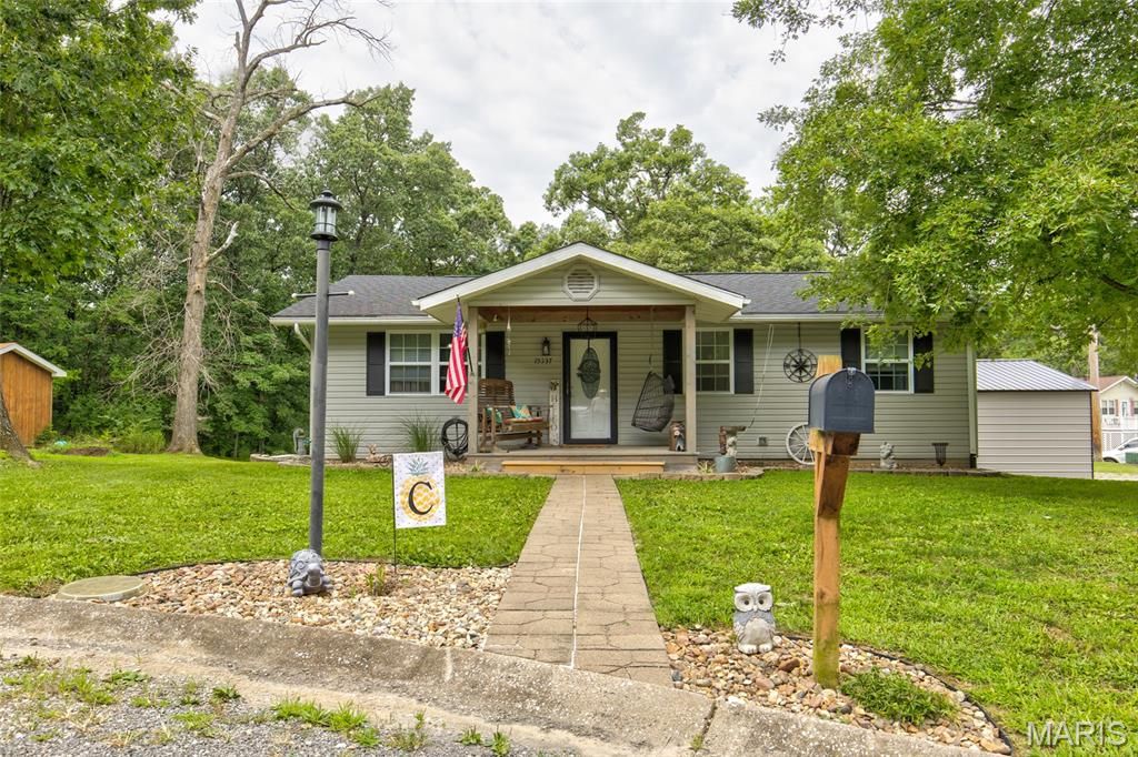 15337 Jeffrey Lane, Brighton, IL 62012