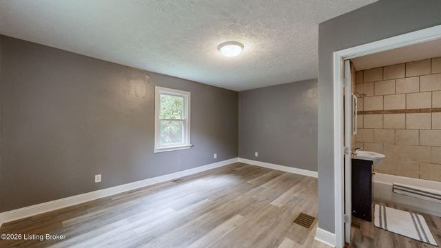 1826 S 24th St, Louisville, KY 40210