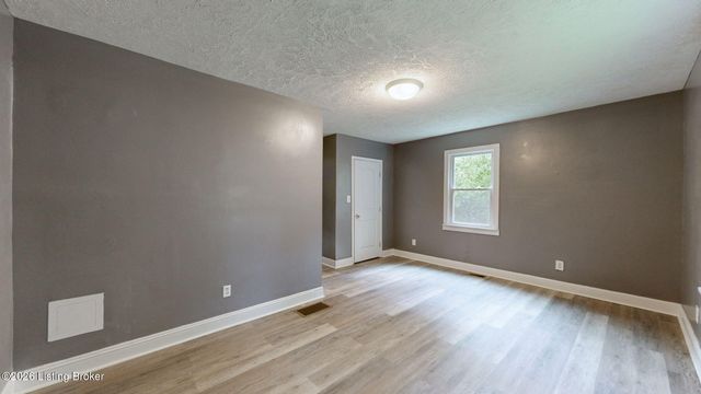1826 S 24th St, Louisville, KY 40210