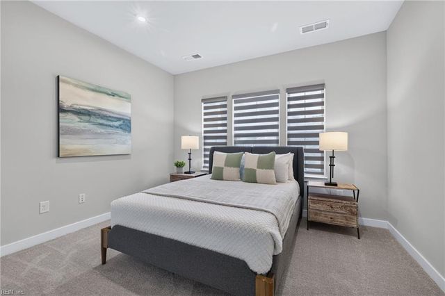 2213 Mainsail DR, Carrollton, VA 23314