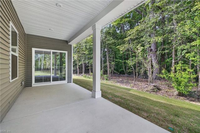 2213 Mainsail DR, Carrollton, VA 23314