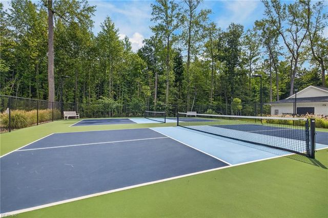 2213 Mainsail DR, Carrollton, VA 23314