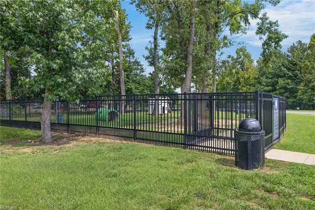 2213 Mainsail DR, Carrollton, VA 23314