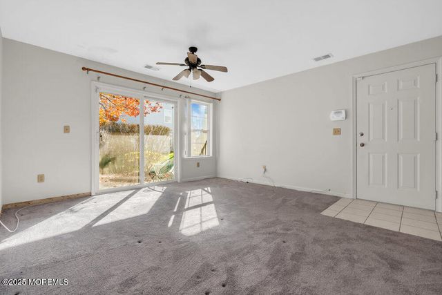 25 Jockey Lane, Tinton Falls, NJ 07753