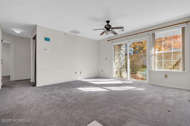 25 Jockey Lane, Tinton Falls, NJ 07753