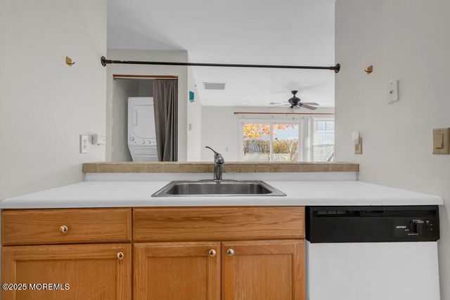 25 Jockey Lane, Tinton Falls, NJ 07753