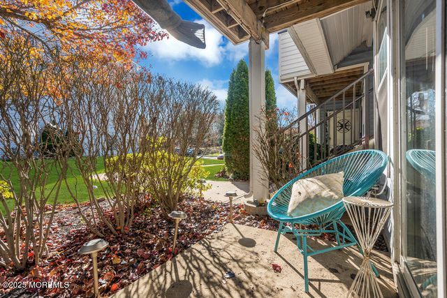 25 Jockey Lane, Tinton Falls, NJ 07753