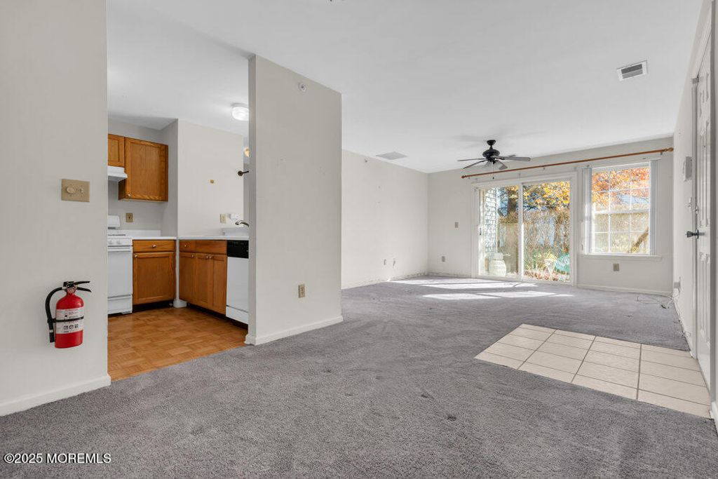 25 Jockey Lane, Tinton Falls, NJ 07753