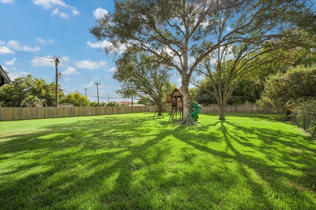 12806 Britt Road, Brookside, TX 77581