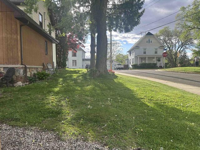 172 Mill Street, Waterloo, WI 53594