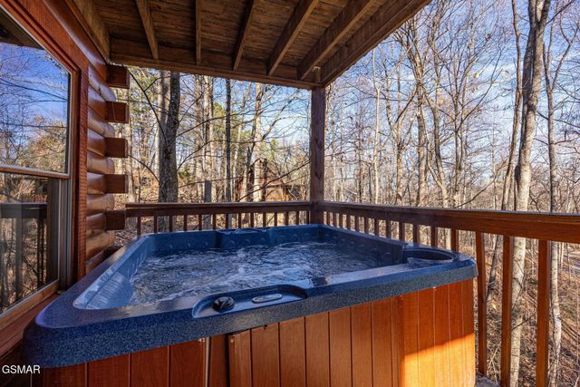 1628 Ginnys Trail, Sevierville, TN 37876