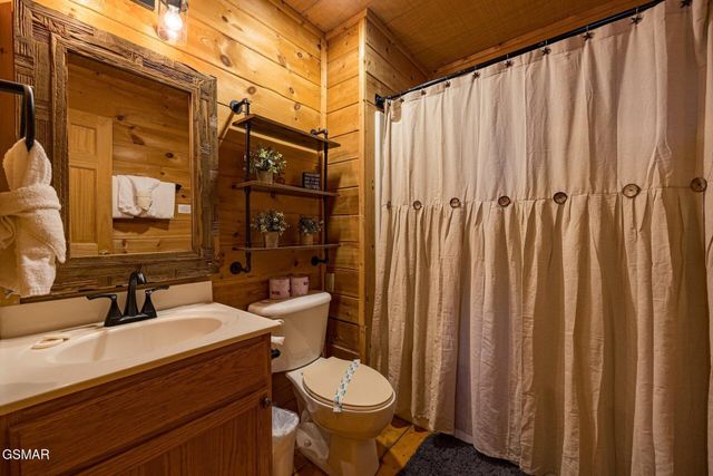 1628 Ginnys Trail, Sevierville, TN 37876