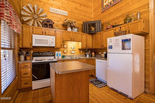 1628 Ginnys Trail, Sevierville, TN 37876