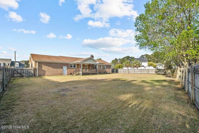 117 Plantation Boulevard, Jacksonville, NC 28540