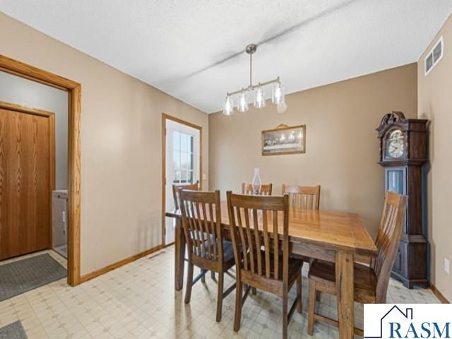 526 E Beaver Street, Belle Plaine, MN 56011