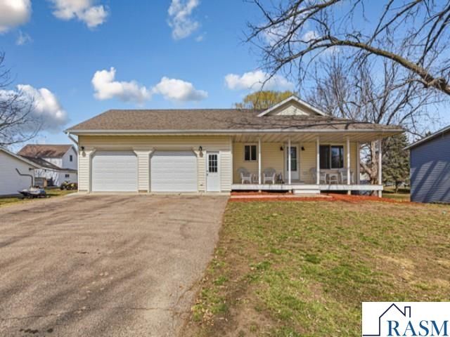 526 E Beaver Street, Belle Plaine, MN 56011