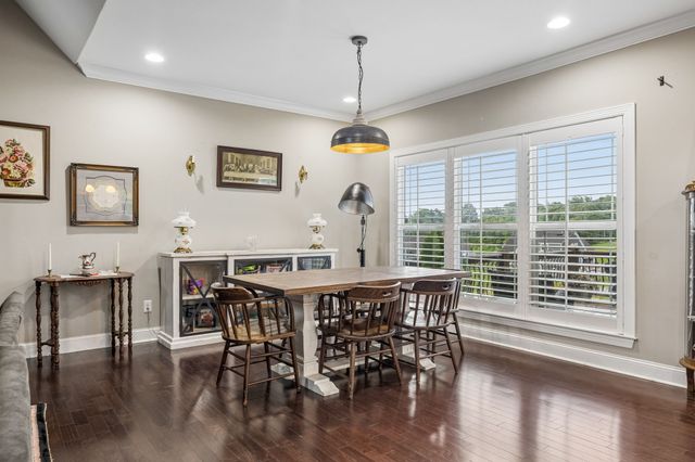 1002 Douglas Ct, Dickson, TN 37055