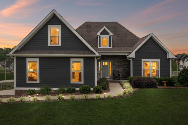 1002 Douglas Ct, Dickson, TN 37055