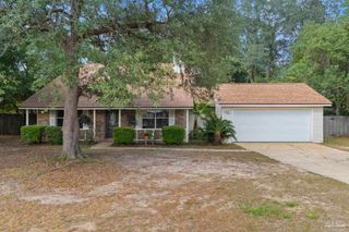 5745 Hermitage Cir, Milton, FL 32570