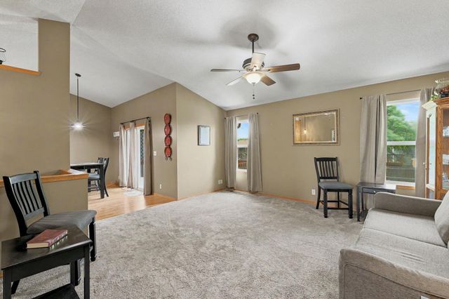 1051 N Aksarben Ct, Wichita, KS 67235