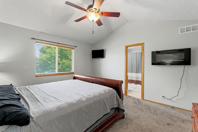 1051 N Aksarben Ct, Wichita, KS 67235