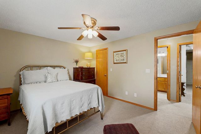 1051 N Aksarben Ct, Wichita, KS 67235
