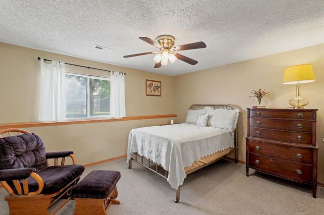 1051 N Aksarben Ct, Wichita, KS 67235