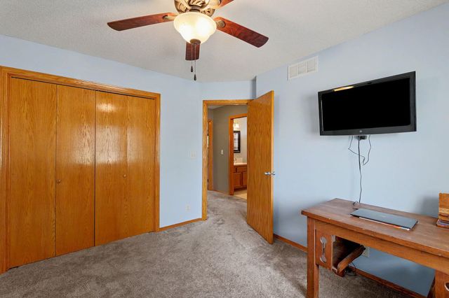 1051 N Aksarben Ct, Wichita, KS 67235
