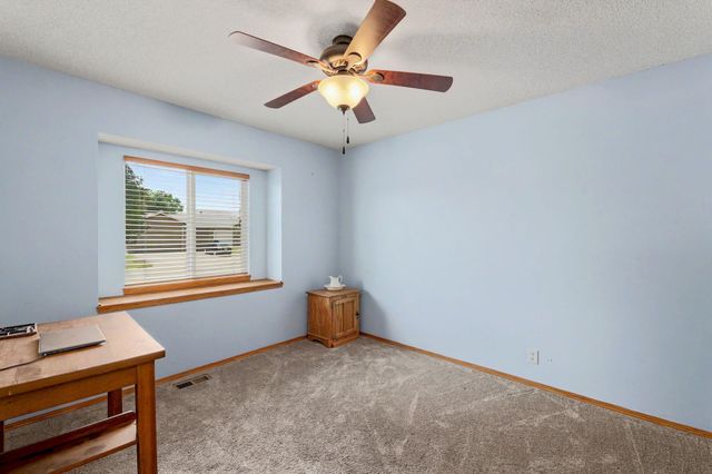 1051 N Aksarben Ct, Wichita, KS 67235