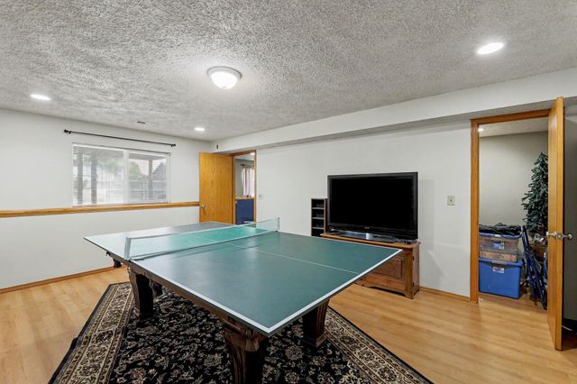 1051 N Aksarben Ct, Wichita, KS 67235