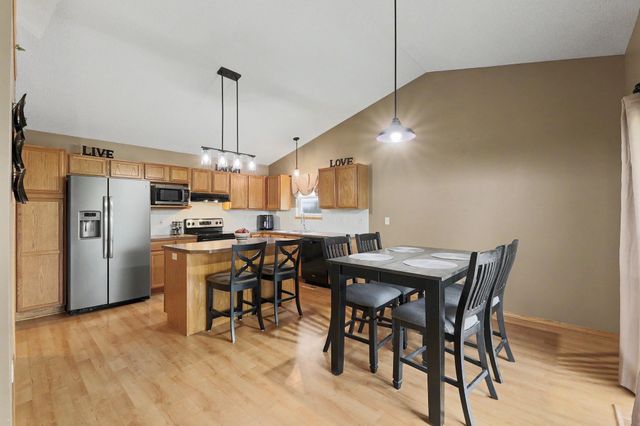 1051 N Aksarben Ct, Wichita, KS 67235