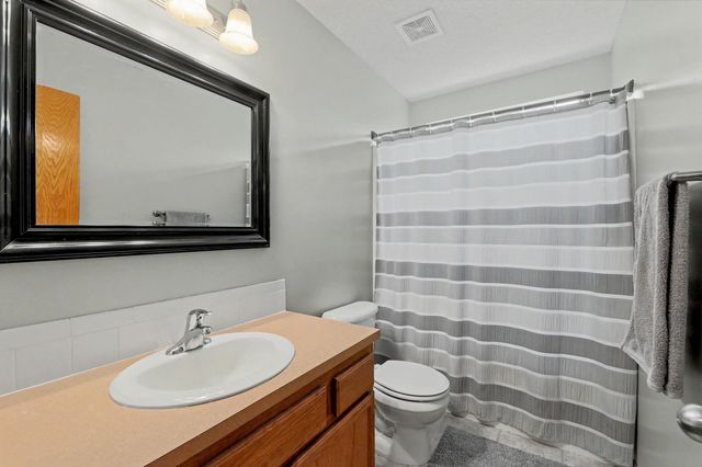 1051 N Aksarben Ct, Wichita, KS 67235
