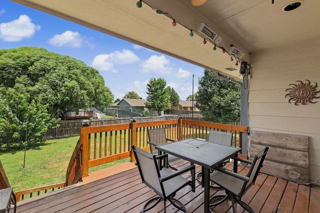 1051 N Aksarben Ct, Wichita, KS 67235
