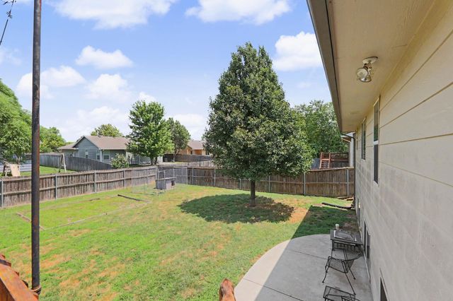 1051 N Aksarben Ct, Wichita, KS 67235