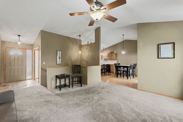 1051 N Aksarben Ct, Wichita, KS 67235