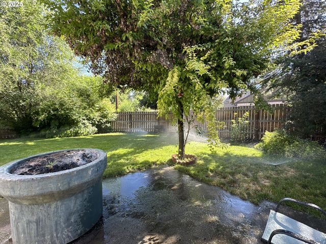 748 E MAIN St, John Day, OR 97845