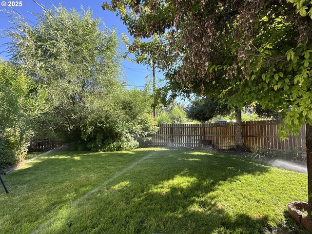 748 E MAIN St, John Day, OR 97845