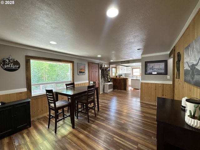 748 E MAIN St, John Day, OR 97845