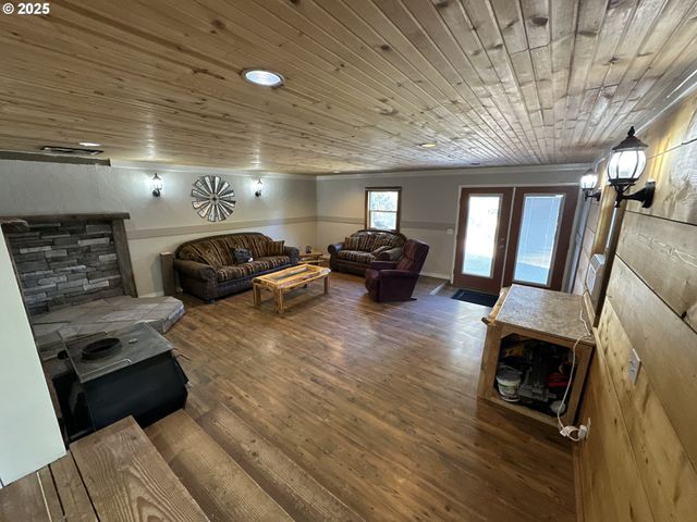 748 E MAIN St, John Day, OR 97845