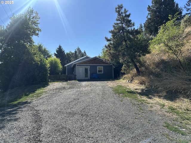 748 E MAIN St, John Day, OR 97845