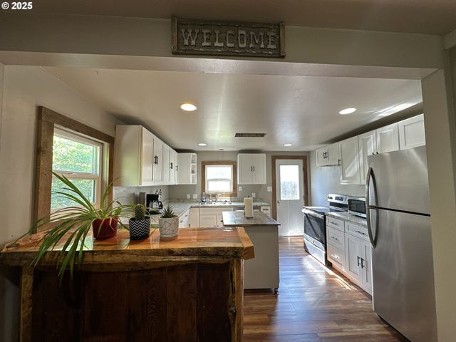 748 E MAIN St, John Day, OR 97845