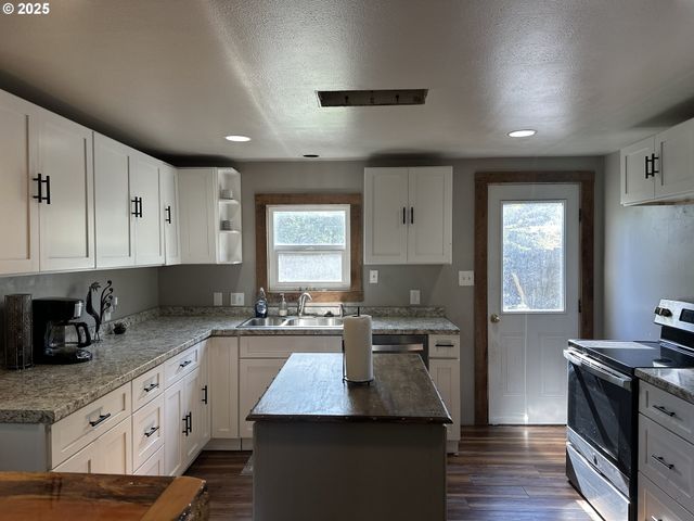 748 E MAIN St, John Day, OR 97845